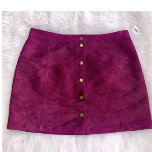 NWOT Wine Coloured Velvet Button-Up Skirt 💗